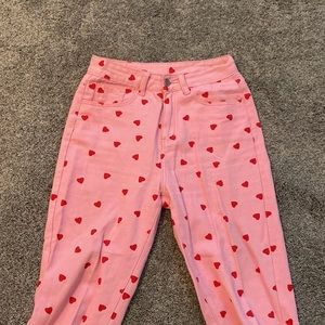 pink jean pants with red hearts 💗